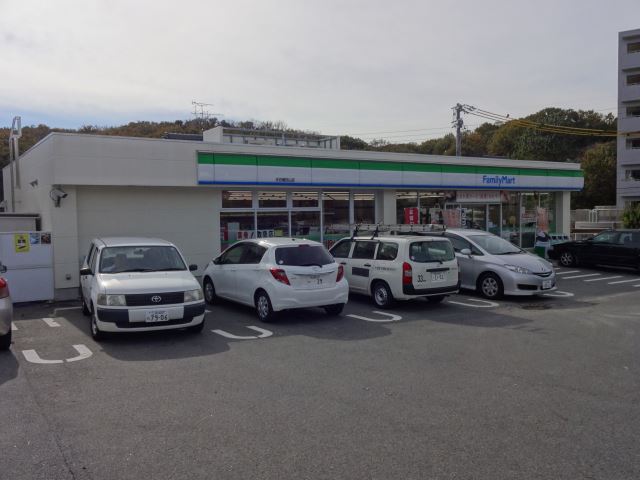 ラフォーレ植田山 ファミリーマート
