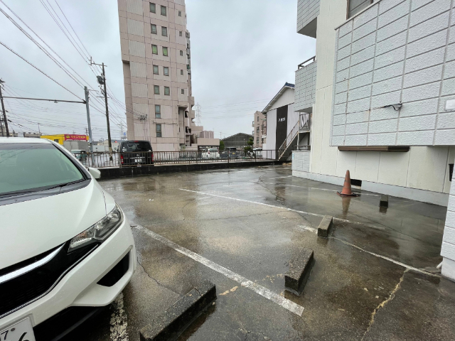 ユースハイム臼井 駐車場