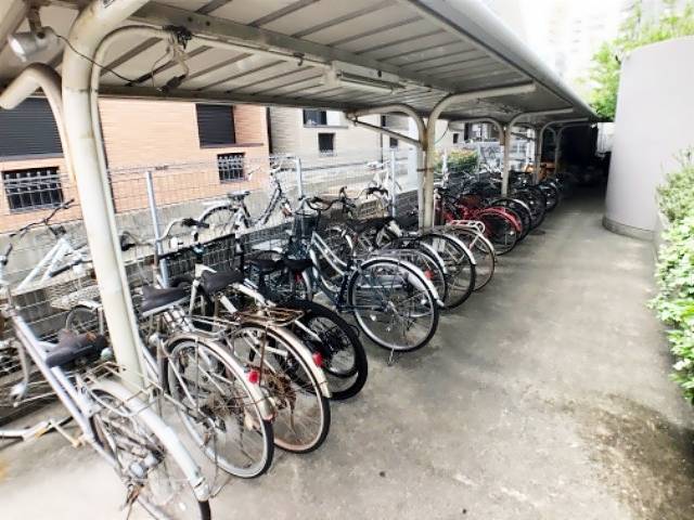 アルカディア谷口 駐車場