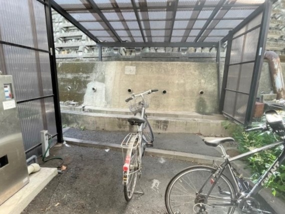 ヤゴトハウス 駐輪場