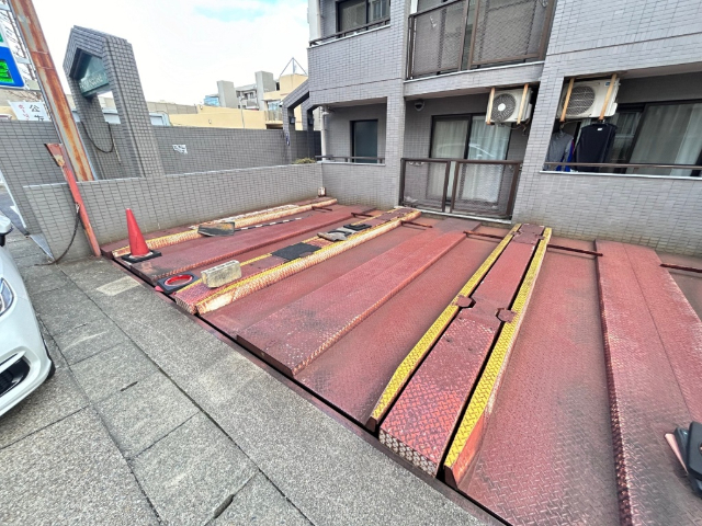 ＰＲＯＸＹ　ＳＱＵＡＲＥ上社 駐車場