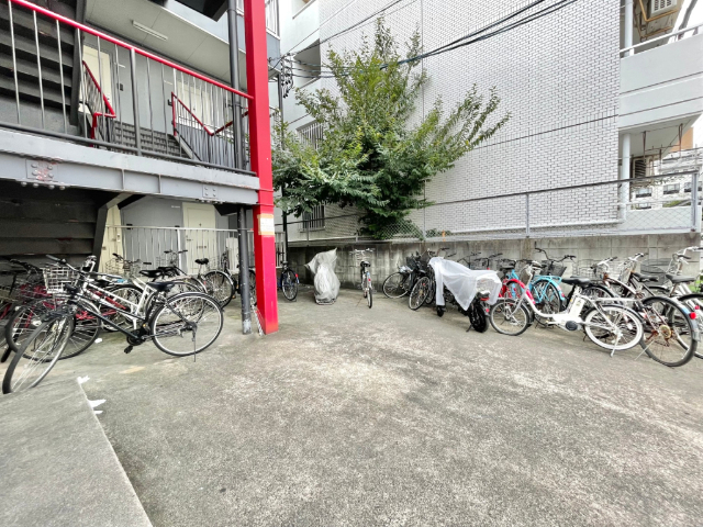 ジュネス塩釜 駐車場