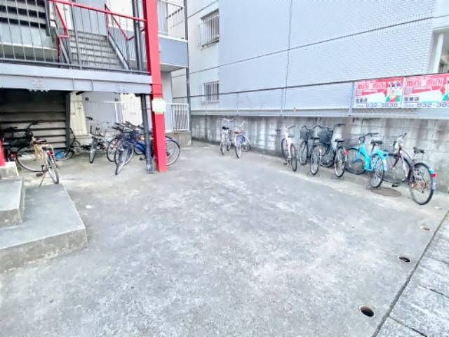ジュネス塩釜 駐車場