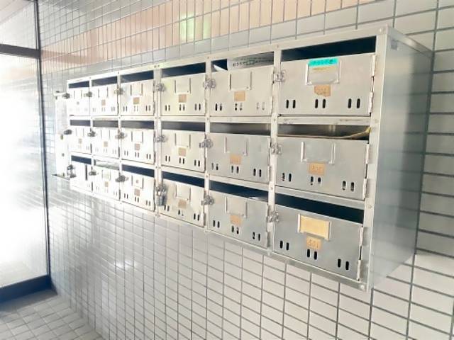 メゾン野村 集合ポストです。
