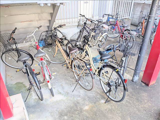 ジュネス塩釜 駐車場