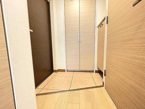 フォレスト那古野 玄関