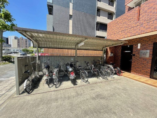 グレースハイツ新栄 駐車場