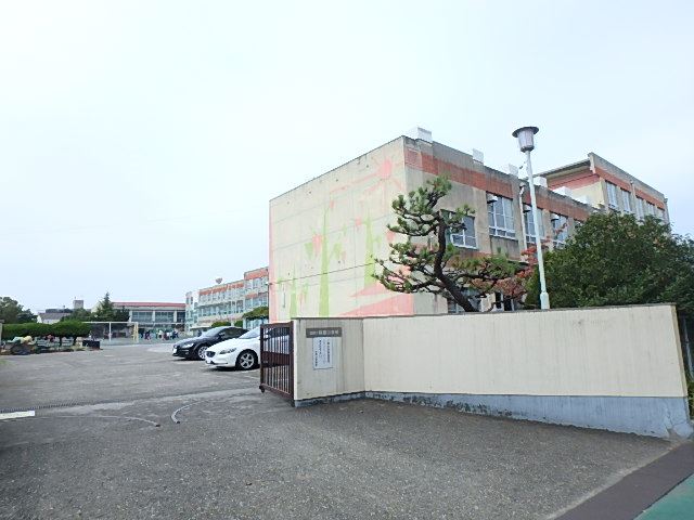 ヴィラサンホワイト 市立村雲小学校
