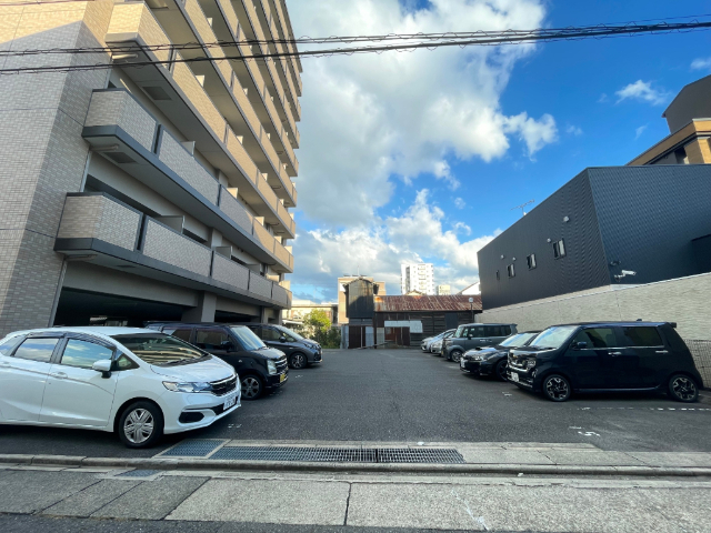 ブリリアントガーデンⅡ 駐車場