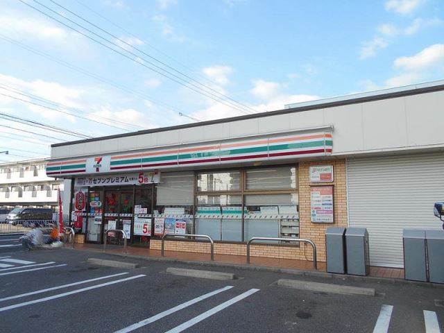 ユースハイム臼井 セブンイレブン
