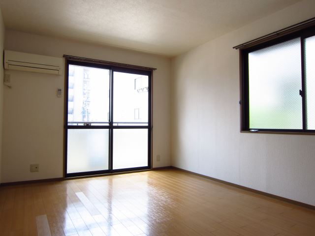 クレール藤ヶ丘 角部屋なので2面採光