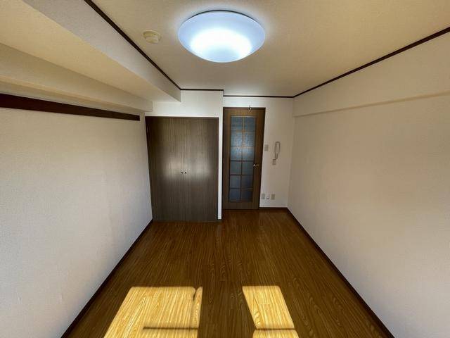 カターラサンミ リビング