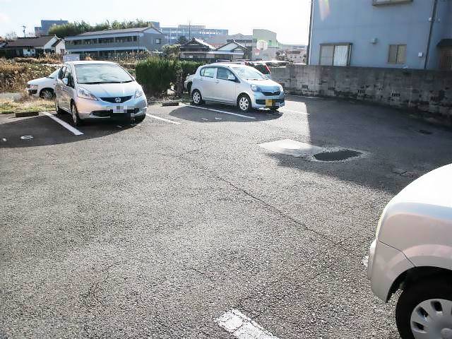 エステートピア浅井Ⅲ 駐車場
