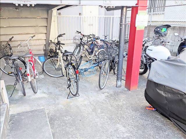 ジュネス塩釜 駐車場
