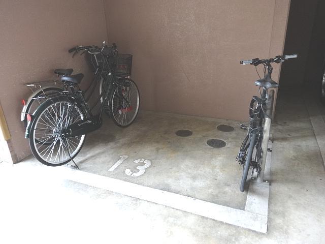 サンモール菊井 駐輪場があります