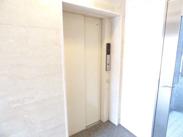 グランドール栄生 ＥＶ付きのマンションです