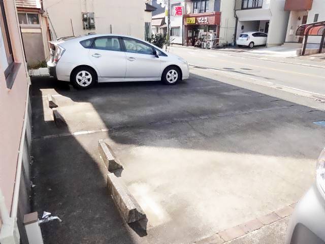 メゾン鹿谷Ⅱ 駐車場