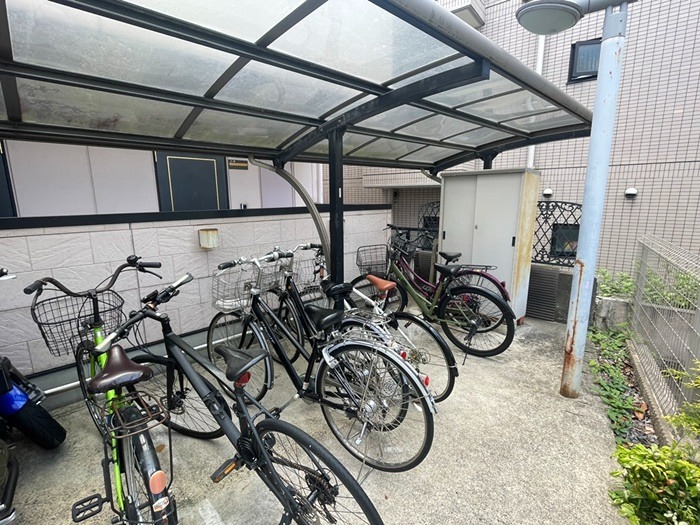 apt.Ys 駐車場