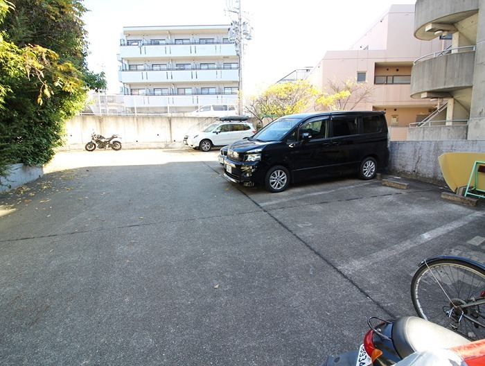 ネオハイツ望が丘 駐車場