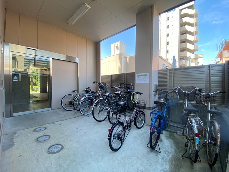 サン・東山公園イ－スト 駐車場