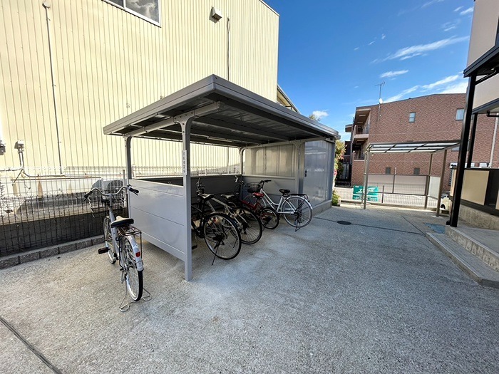 ソレイユ山の手 駐車場