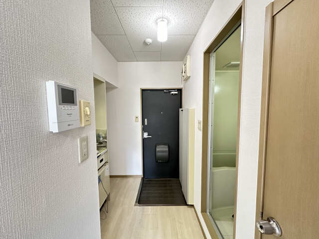 ウィルつるまい 玄関