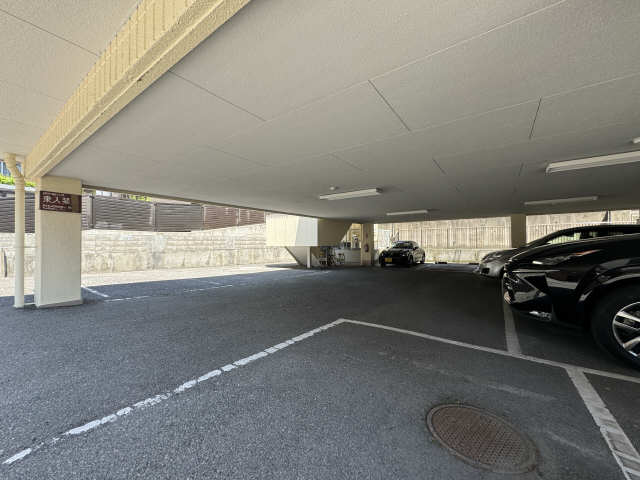 ルミエール丘上 駐車場