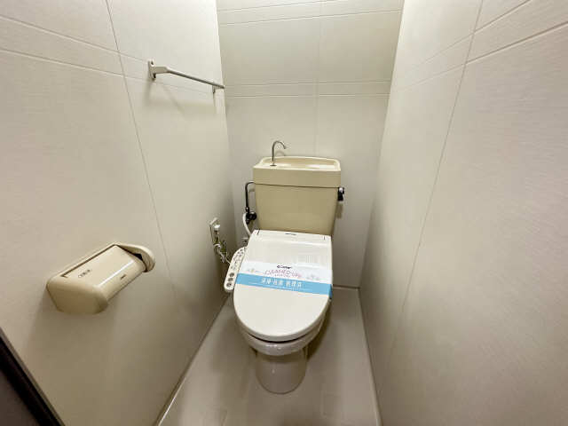 アヴェニューコート栗真Ｂ棟 トイレ