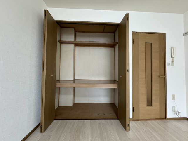 リフェール川名 収納