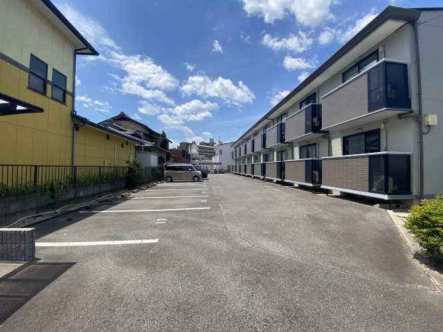 ヴィラ長久手１ 駐車場