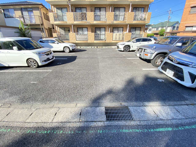 グランパルク 駐車場