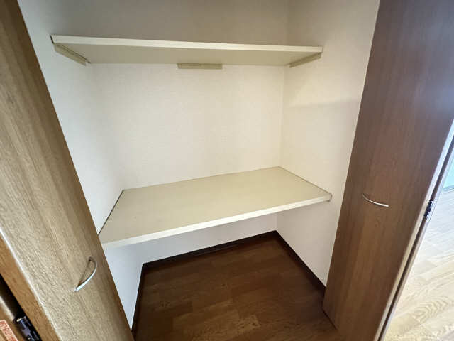 アヴェニューコート栗真 収納