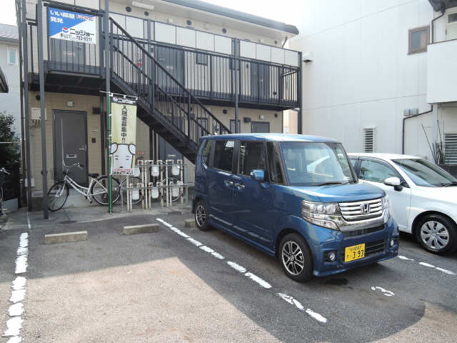 グリーンヒル見附 駐車場