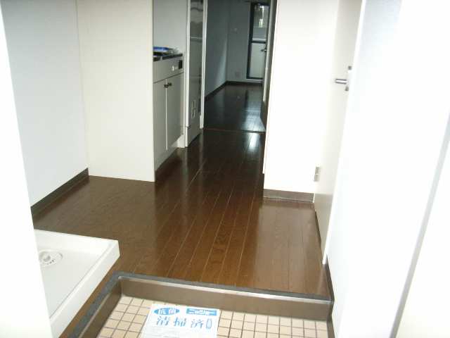 クリスタルコート川名 リビング