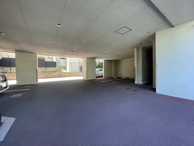 メルベーユ覚王山 駐車場