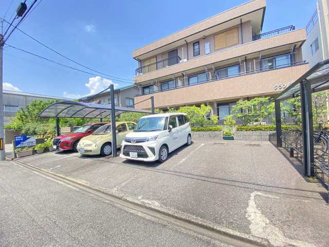 グランパス杁中 駐車場
