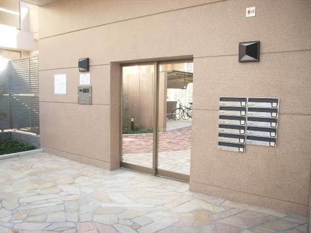 サニーサイド東山　Ｂ棟 エントランス