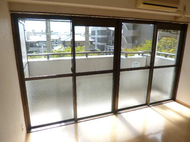 ＬＯＦＴビル リビング
