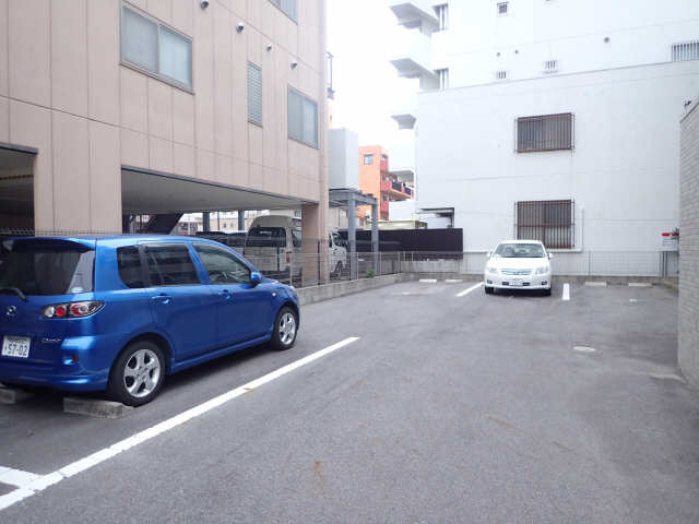 プリミエール御器所 駐車場