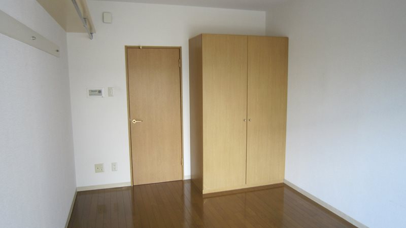 棒屋第4住吉ハイツ 窓側から見た居室