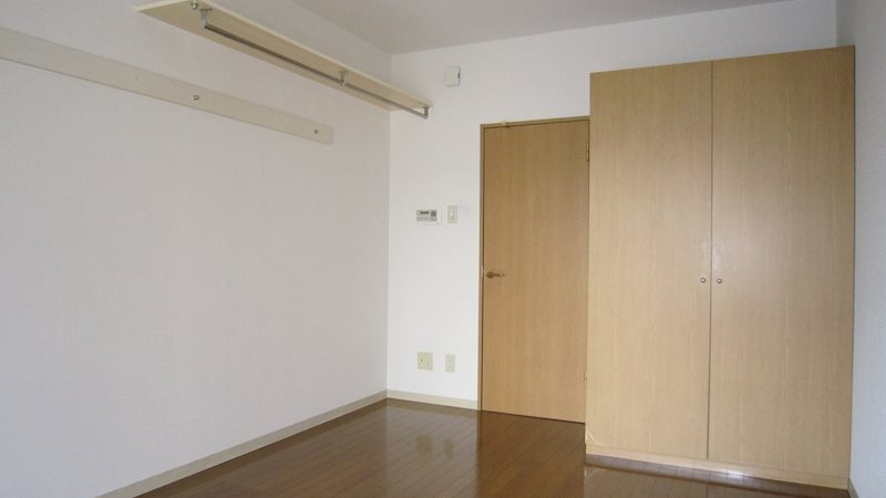 棒屋第4住吉ハイツ 窓側から見た居室