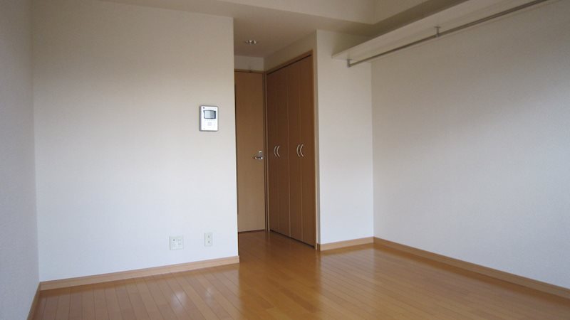 サンヒルズ 窓側から見た居室