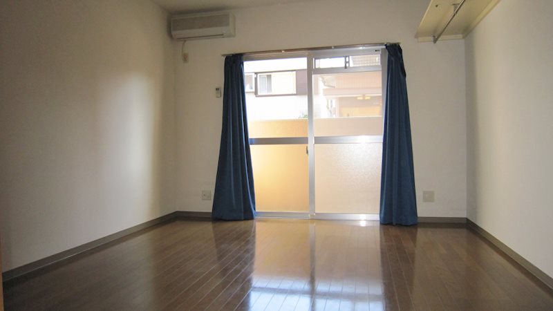 棒屋第3下池ハイツ 居室（8.8帖）