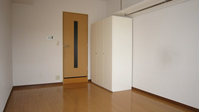 フィール城北 窓側から見た居室（南西向き）