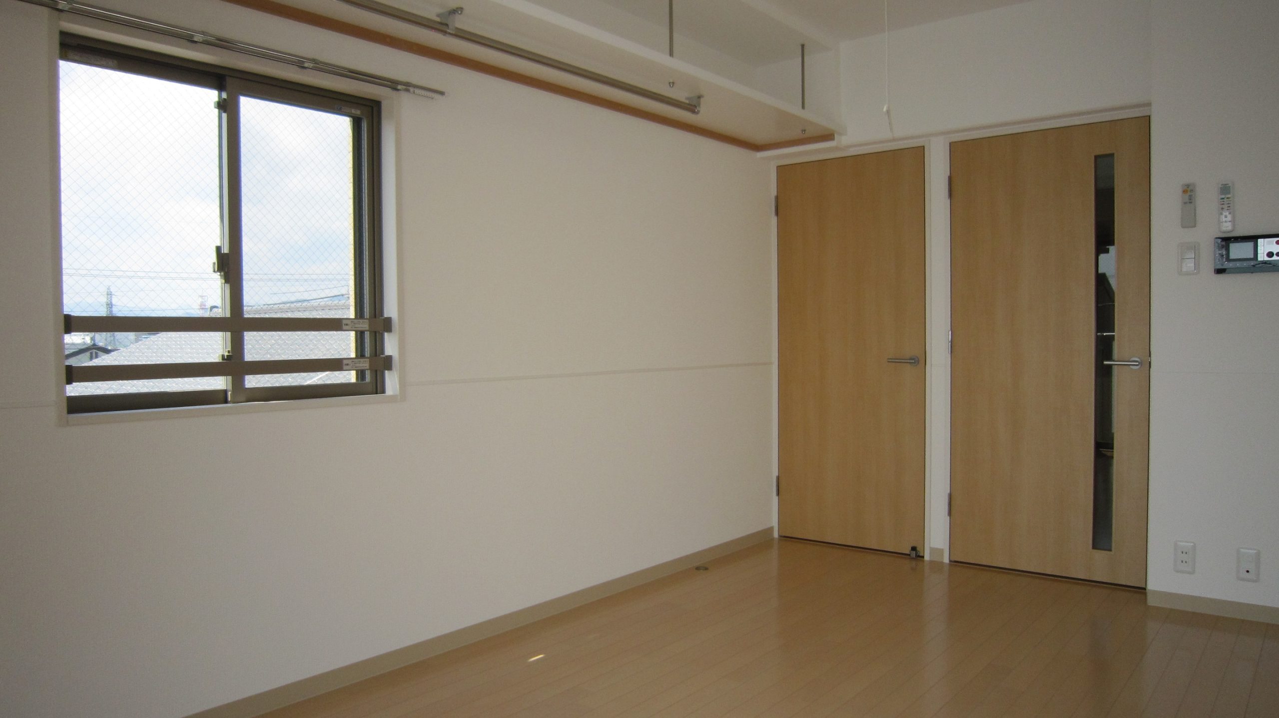 アンシャンテ 窓側から見た角部屋居室