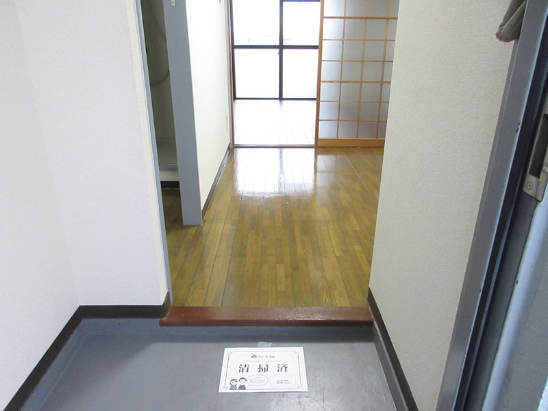 メゾンドアサヒ 玄関