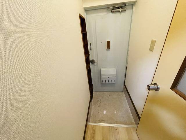 長久手ミツマルビル 玄関