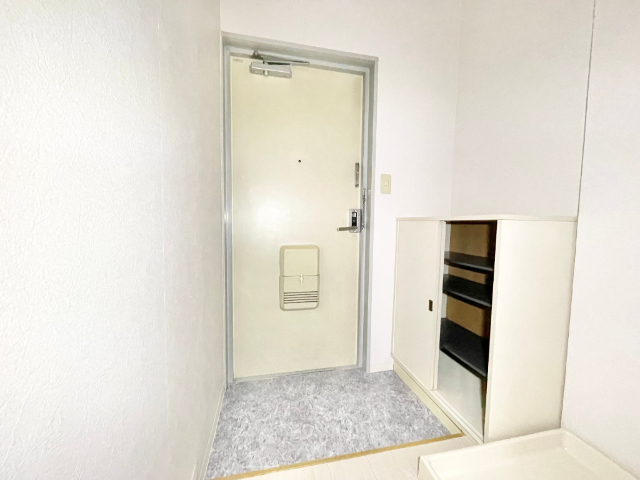 ジュネス塩釜 玄関