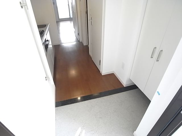 丸東レジデンス大須 玄関