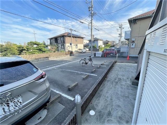 メゾンオランジュ 駐車場